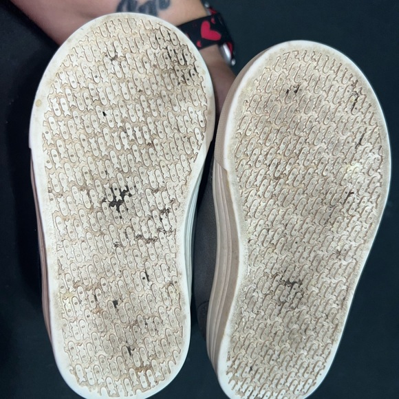 OshKosh B'gosh Kids Sneakers in Gray and Blue - Picture 6 of 7